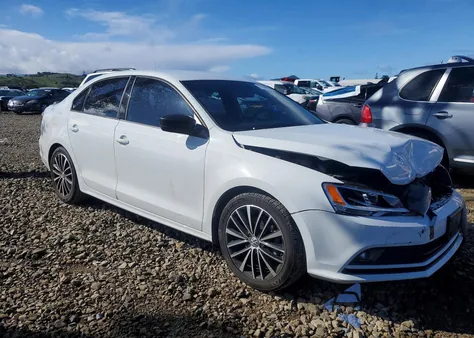 2016 Volkswagen Jetta Sport z USA, uszkodzony, nr VIN 3VWD17AJ5GM383999